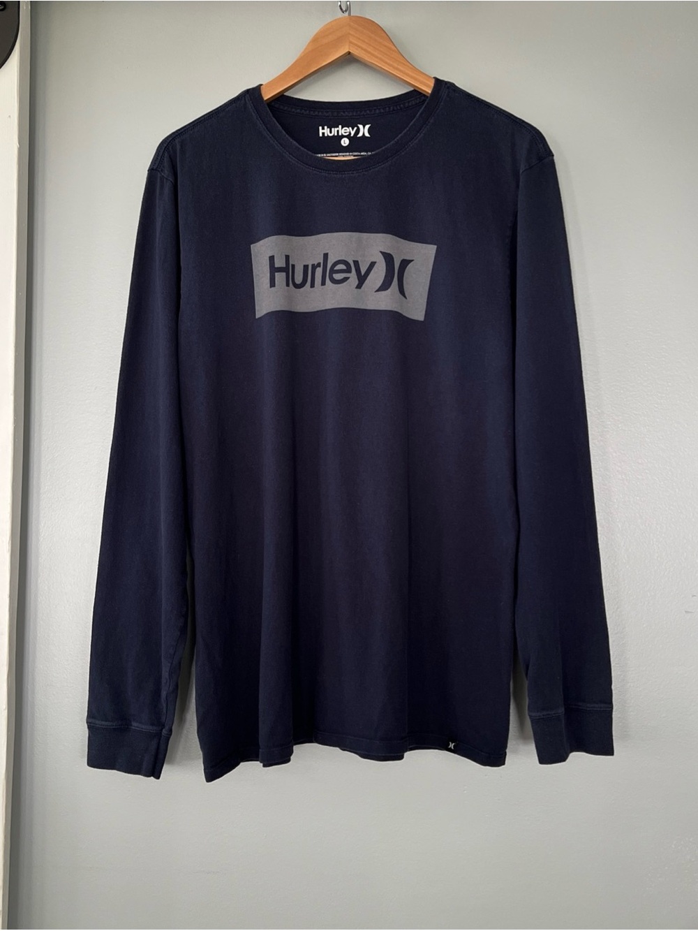 Hurley Navy Long Sleeve Logo Tee - Gray Graphic - Skater Surfer